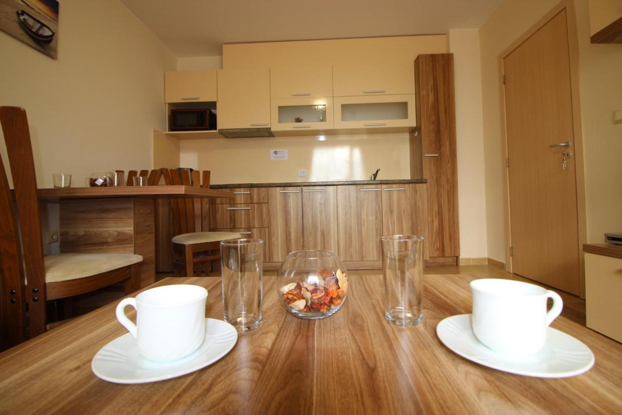 Allia Apartments Ravda Kültér fotó